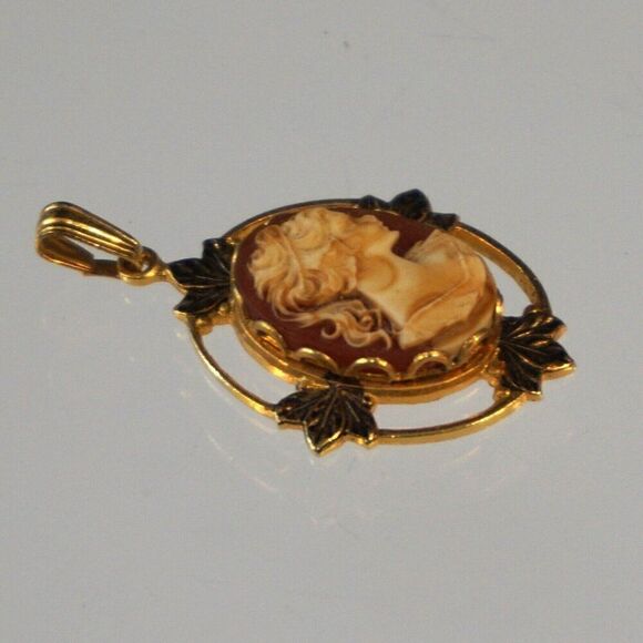Vintage Carved Cameo Pendant Faux Leather Cord Necklace - Picture 7 of 9